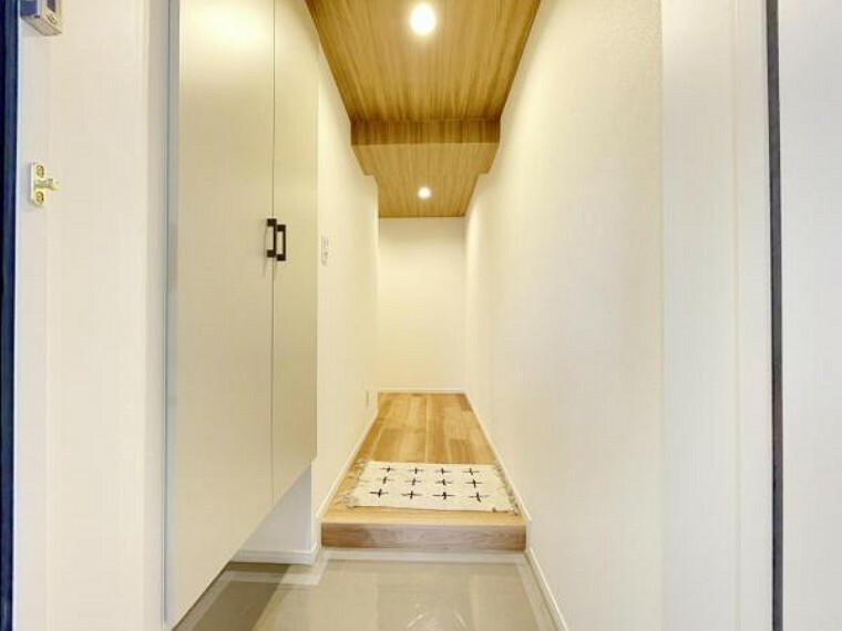 玄関はおうちの第一印象　清潔感あふれる空間を重視した造りになります