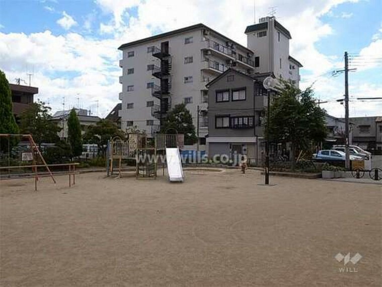 敷地の北側には「武庫之荘北公園」があります。