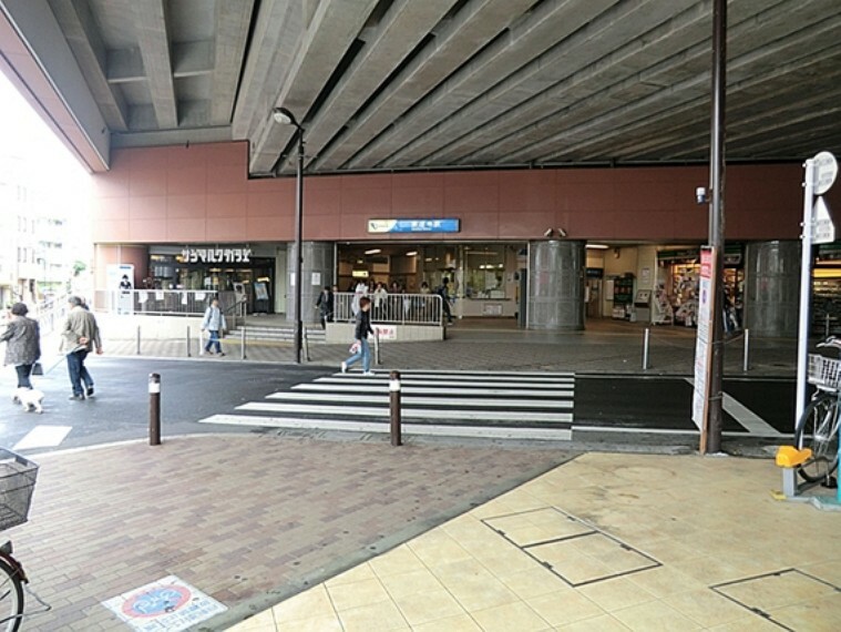小田急線豪徳寺駅