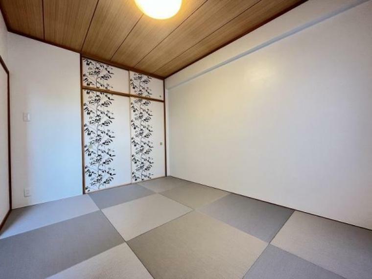 リビングに繋がる和室6帖は、畳の上でリラックスしたり<BR/>趣味の部屋としてもご利用いただける<BR/>ご家族に嬉しい一部屋です