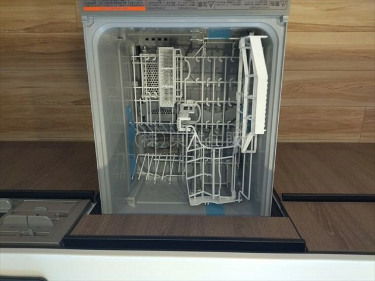 洗い物の手間が省ける食洗機付きです