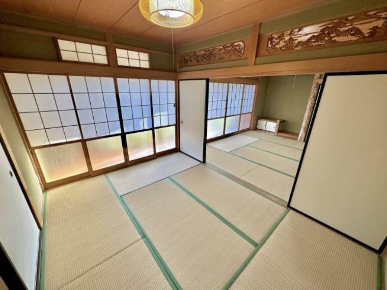 い草の良い香りがする畳のお部屋  引き戸を開放すれば隣の和室とつながりさらに開放的な空間になります。