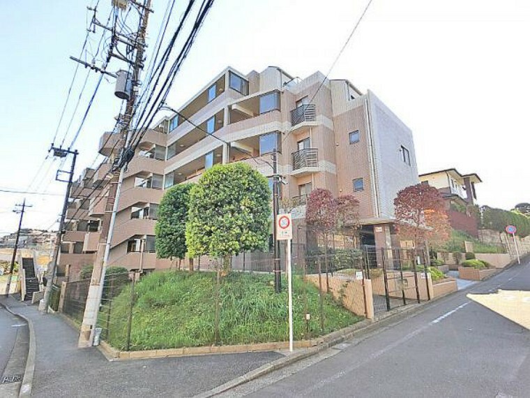 長津田駅徒歩10分。通勤通学に便利な立地のマンション