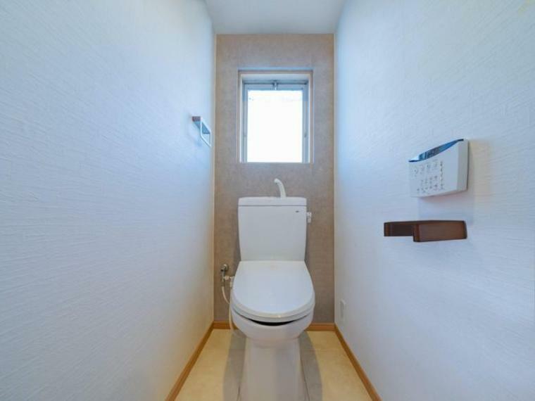 トイレ（この画像は現地写真をCG加工によって家具や小物を消した空室イメージです）