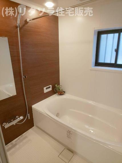 浴室　広々一坪タイプユニットバス　浴室換気乾燥暖房機付　追い炊き機能付き