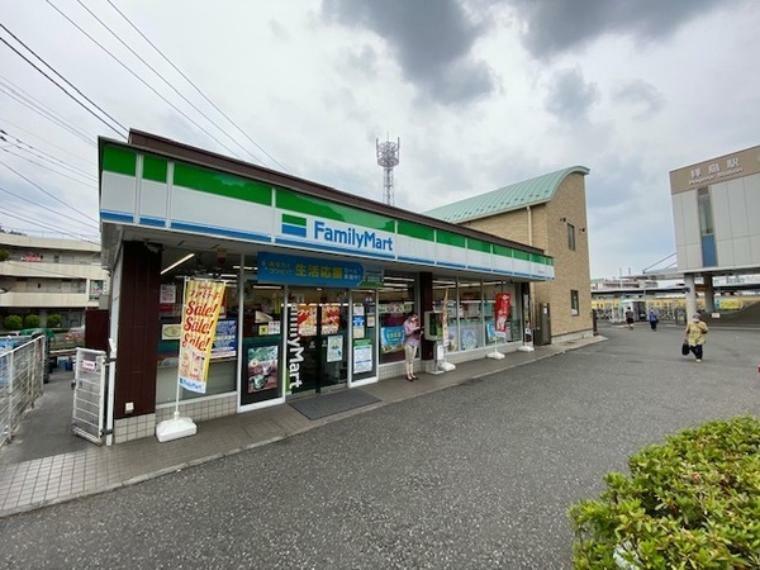 ファミリーマート西武拝島店
