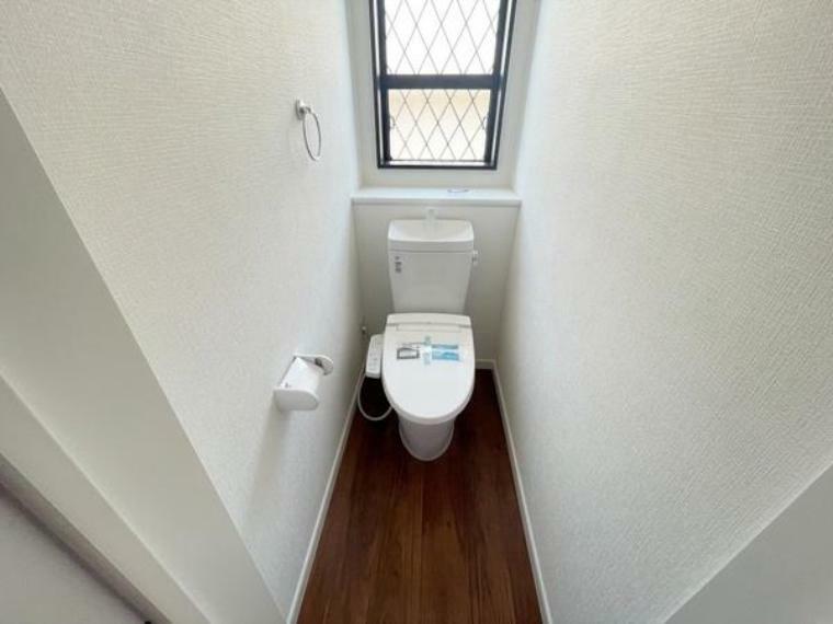 温水洗浄便座付き1階トイレです。