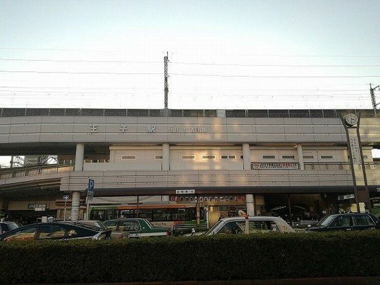 王子駅（JR東日本 京浜東北線） 徒歩11分。