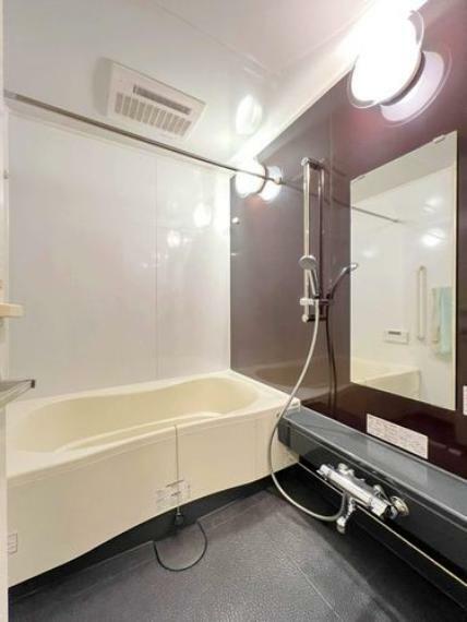 浴室には便利な換気乾燥暖房機付！