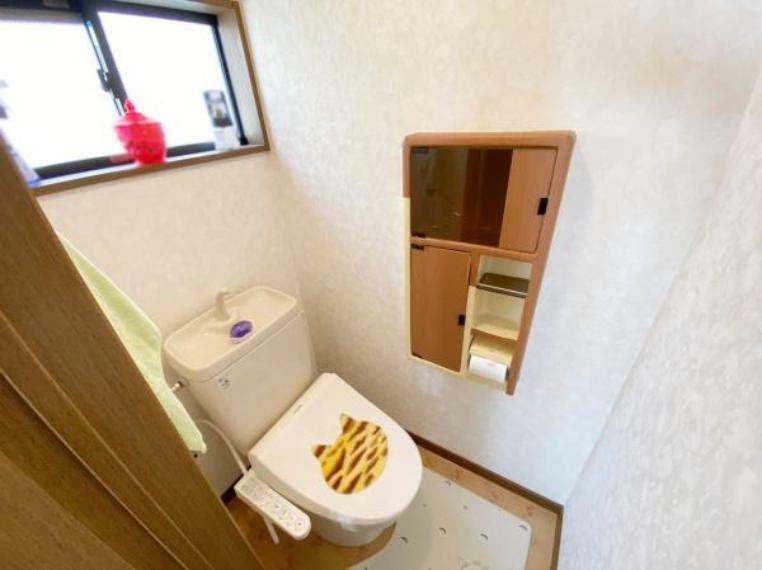 2階の温水洗浄便座付トイレ