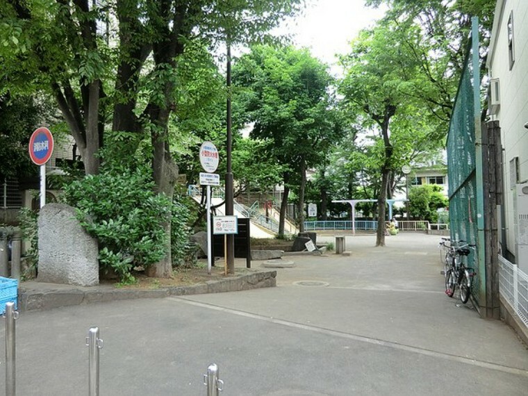 周辺環境:早稲田公園