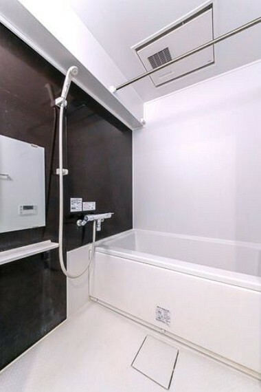 高級感漂う浴室は浴室乾燥機付きです。