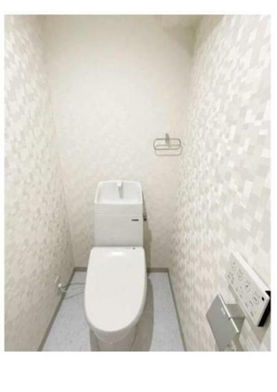 温水洗浄便座一体型トイレ　フロアタイル貼替