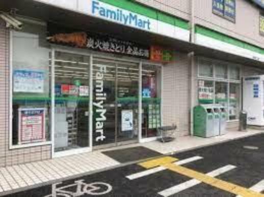 ファミリーマート太田窪二丁目店