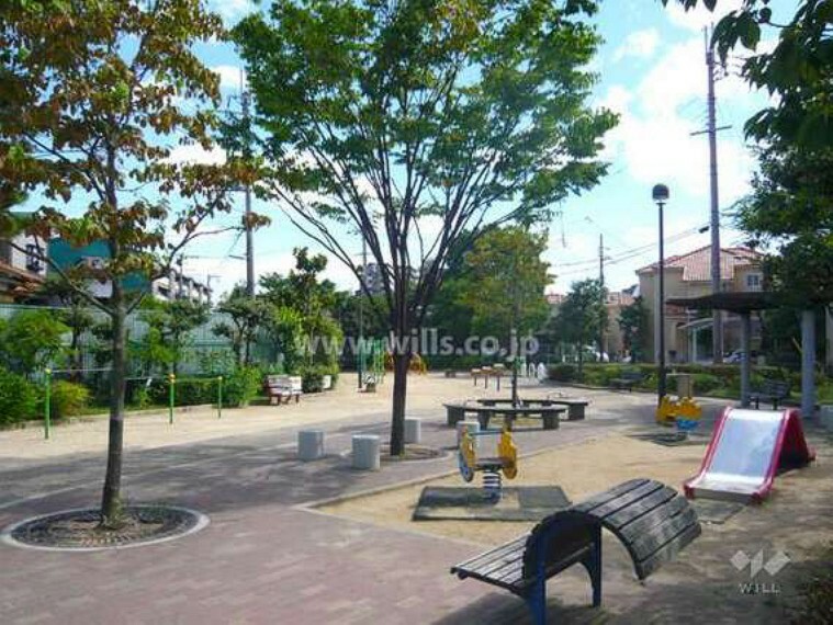 西玉田公園に隣接していますので、散歩したり、お子様と遊んだり、ゆったりくつろいだりするのにピッタリです。