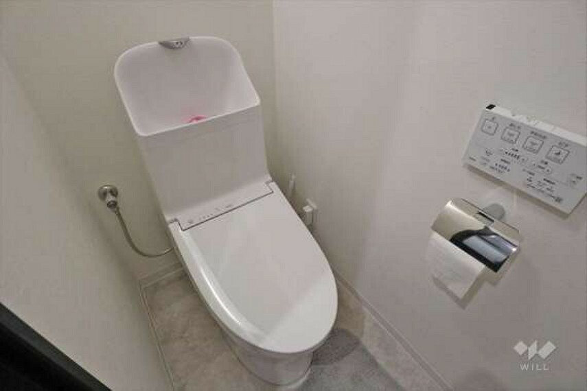 トイレ。2021年4月に新調済みです。ウォシュレットもついています。