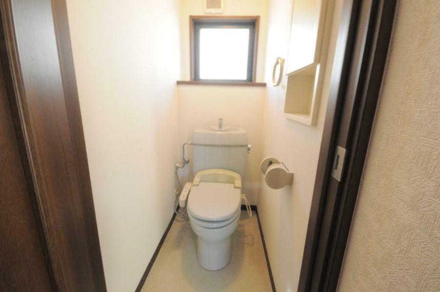 1階　ウォシュレット機能付トイレです。