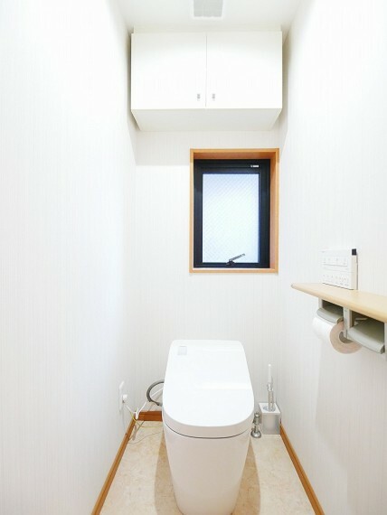 トイレ（2階）（家具・調度品は販売価格に含まれません）