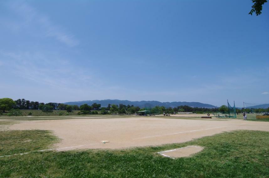 【公園】武庫川河川敷緑地まで389m