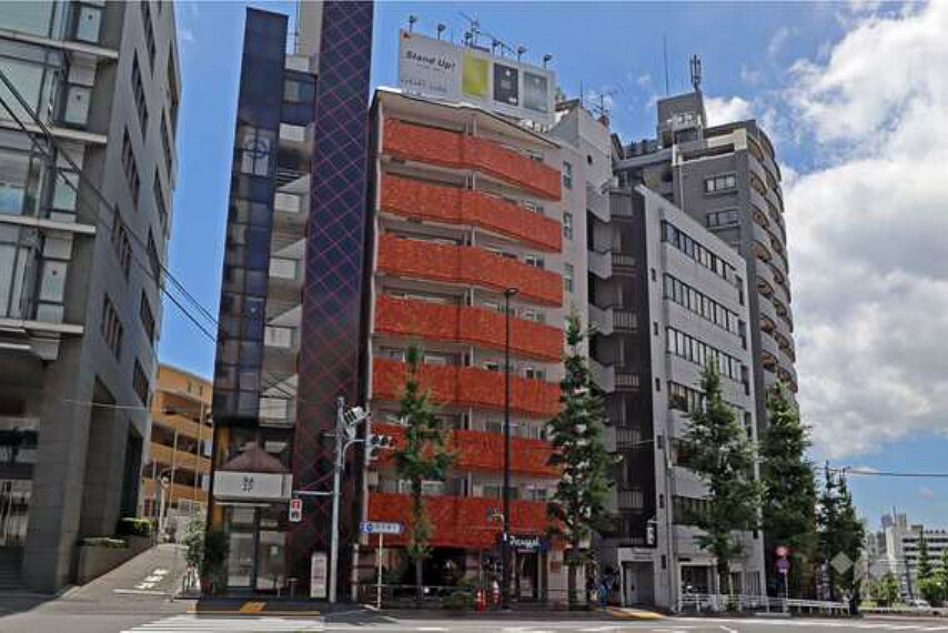 外壁はタイル張り！最寄り駅である東京メトロ日比谷線「中目黒」駅まで徒歩5分！利便性良好な立地です。