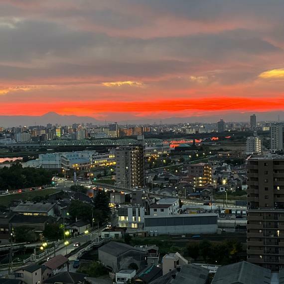 バルコニーからの夕景（眺望は永続的に保証されるものではありません）