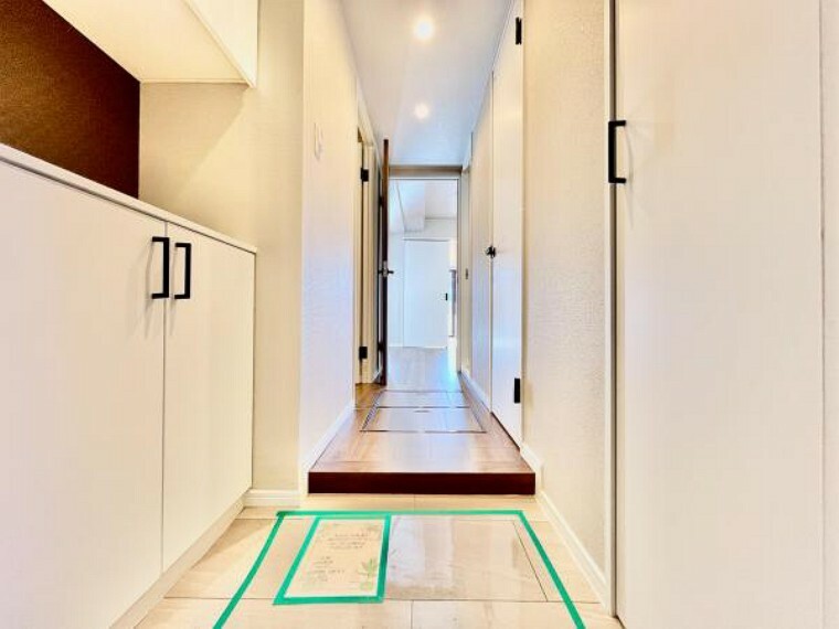 玄関はおうちの第一印象 清潔感あふれる空間を重視した造りになります