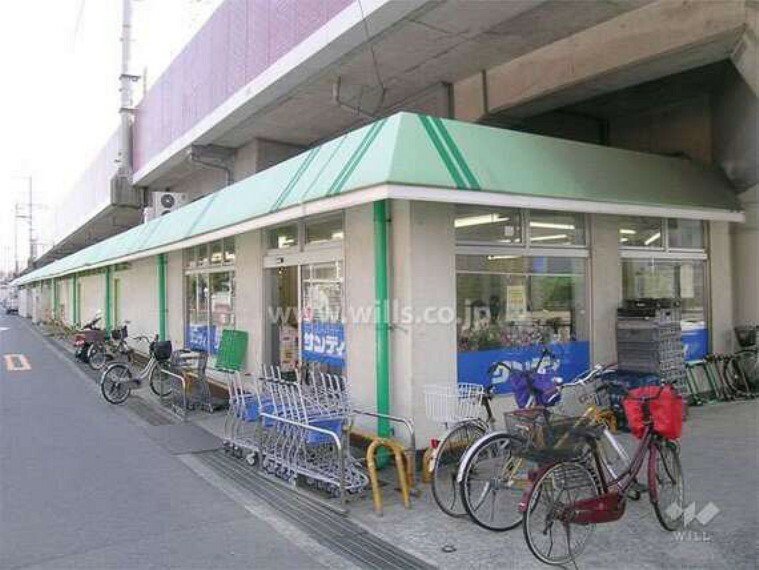 サンディ（池田城南店）の外観