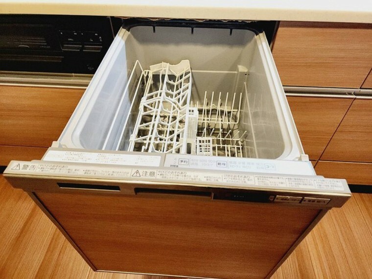 食器洗乾燥機付きでご家族の食器もスッキリ。