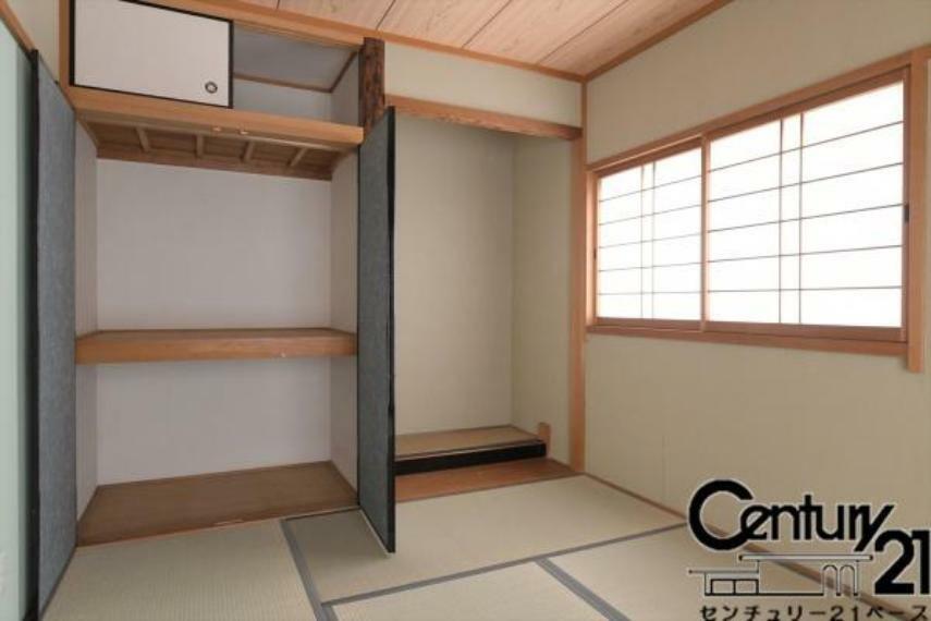 ■現地撮影写真■和室にも便利な収納スペースを完備！
