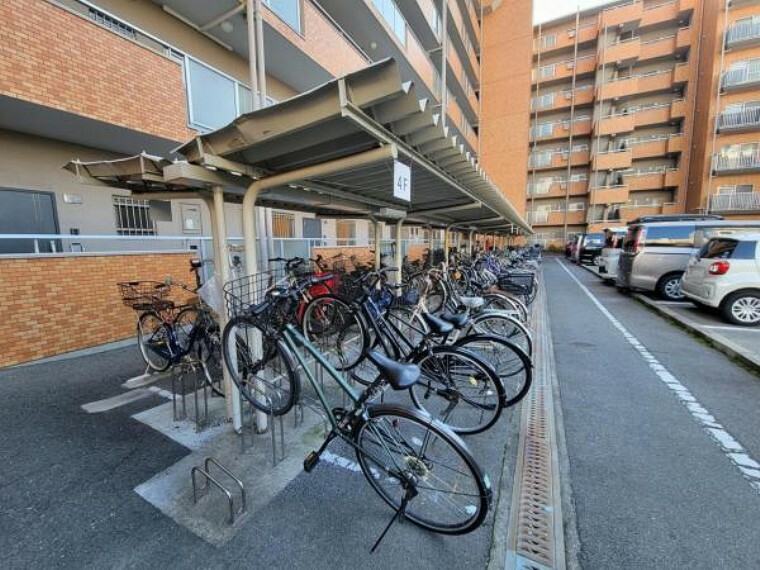 整理された駐輪場で自転車の出し入れもらくらく！