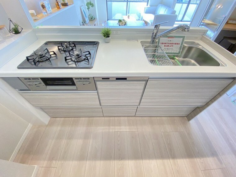 食洗器付きシステムキッチン＋人気のカウンターキッチンとなっております！