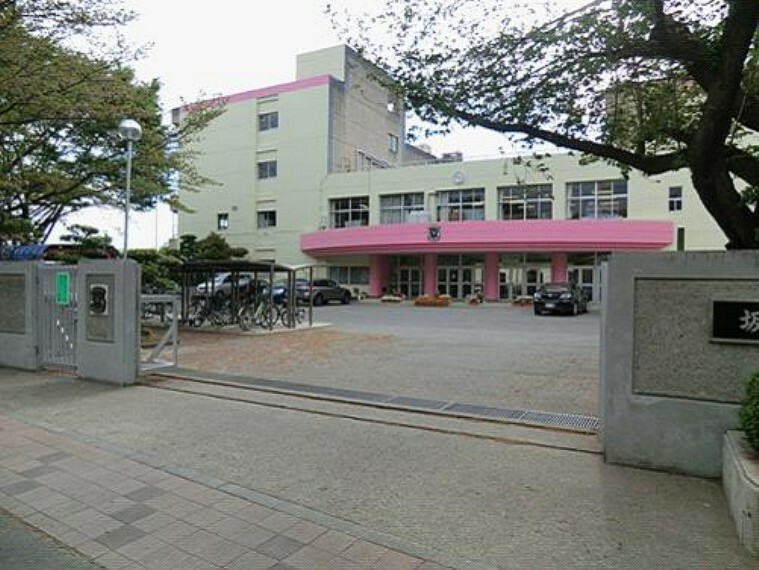 【中学校】桜中学校まで390m