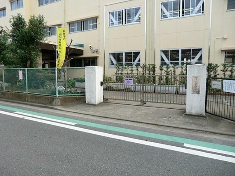 横浜市立矢向小学校 昭和18年創立　　教育目標　わたしが、みんながかがやく矢向の森