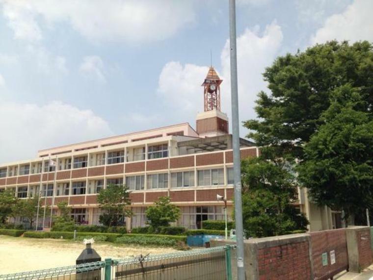 東山小学校