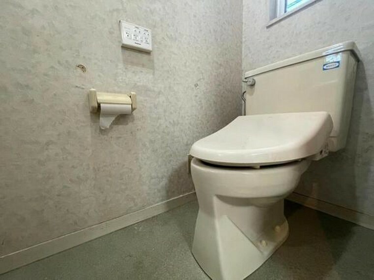 トイレは各階にあり、朝の忙しい時間帯や来客時も快適に利用できます。