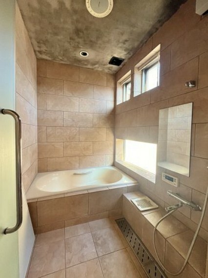 高級感のある浴室はBOSEのスピーカー付き。