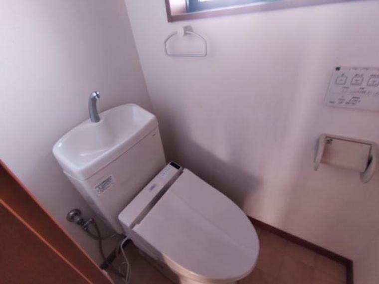 【現況】トイレです。平成19年2月に前所有者にて全面改装を行った際に新設したものです。