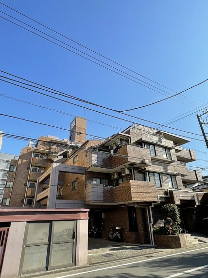 南武線「矢向」駅まで徒歩約15分。地上6階建てマンション「ライオンズマンション新川崎南」の6階部分です。