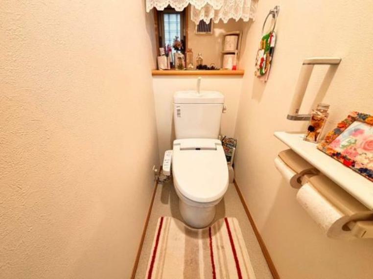 ～Toilet～シンプルな内装のスッキリとしたトイレです。お手入れやお掃除が、簡単にできるシンプルなデザインのトイレです。