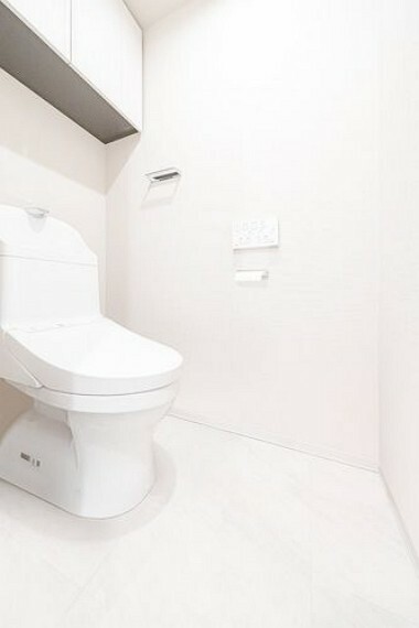 トイレ（画像はCGにより家具等の削除、床・壁紙等を加工した空室イメージです）