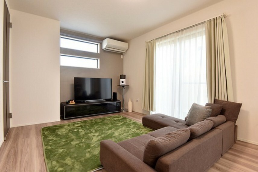 LD部分には、空気を汚さずに室内を暖められる床暖房が設置されています。