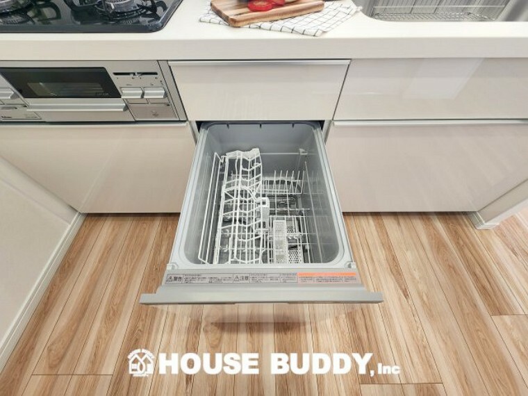 【ビルトイン食器洗乾燥機】毎日の家事をラクにしてくれるビルドインタイプの食洗機。操作も楽々ワンタッチ！