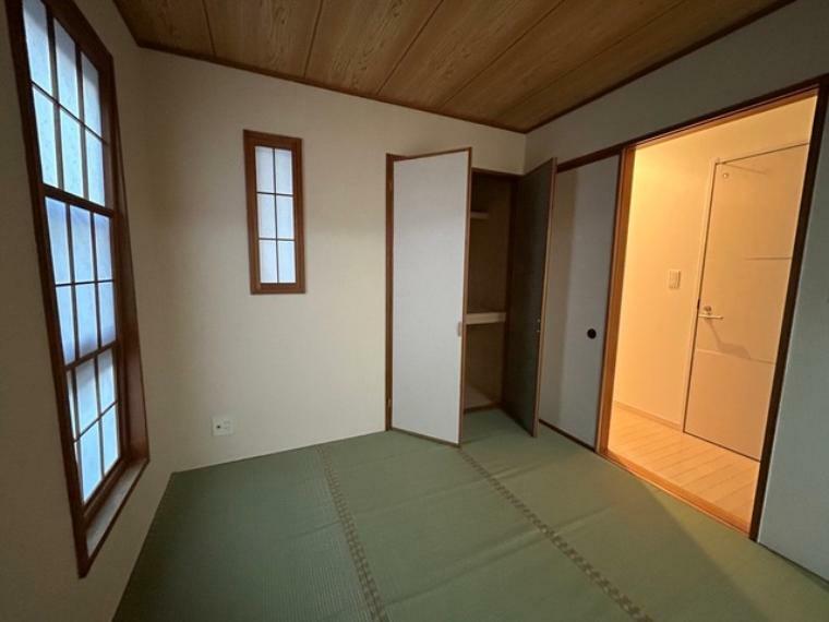 お子様にとっていいお昼寝空間になる和室は、ぜひリビングのお隣で。