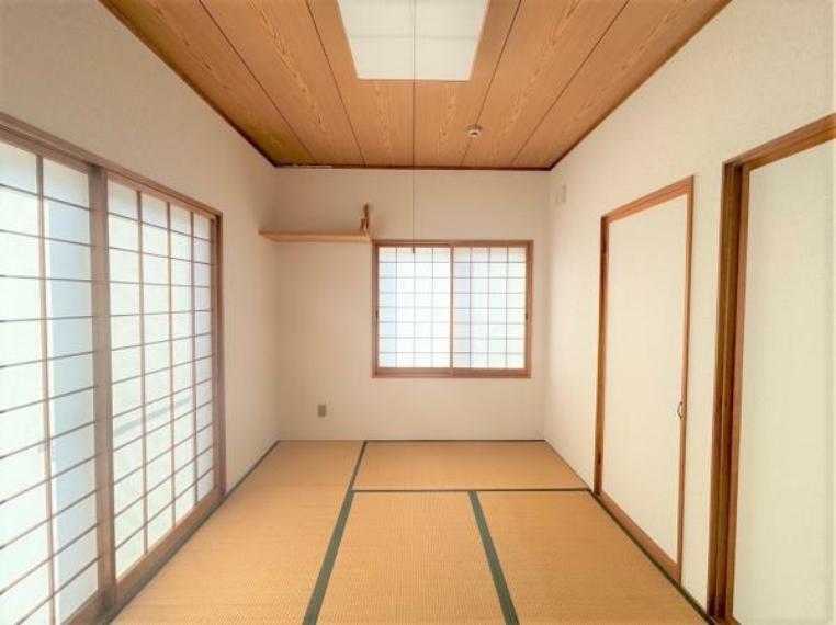 【リフォーム済】1階和室を撮影しました。襖障子は貼替、壁はクロス貼替を行いました。