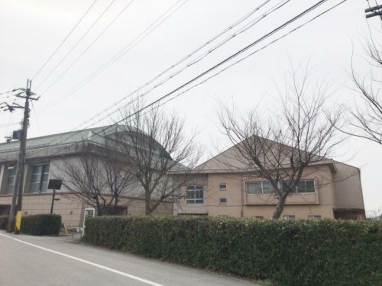 【中学校】愛荘町立愛知中学校まで862m