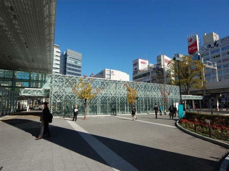 JR川崎駅 東海道線・京浜東北線・南武線など複数路線が乗り入れるビッグターミナル。周辺は開発が進み、バス路線も豊富です。