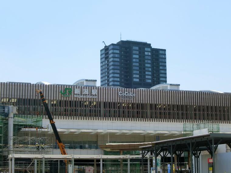 新潟駅万代口からもご覧になれる存在感のあるマンション