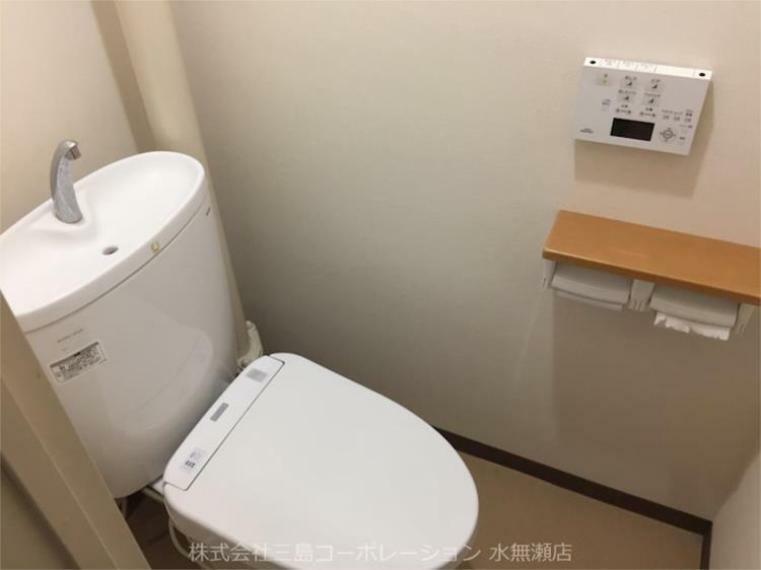 快適な温水洗浄便座付きトイレ