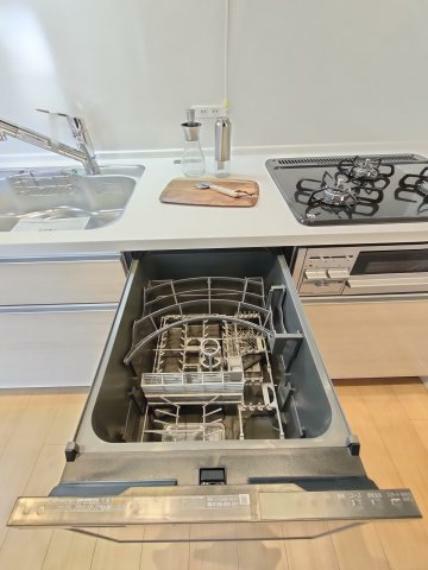 ・食洗機 後片付けが楽になる食器洗浄乾燥機付き！環境にも手荒れにも優しい、嬉しい設備です。