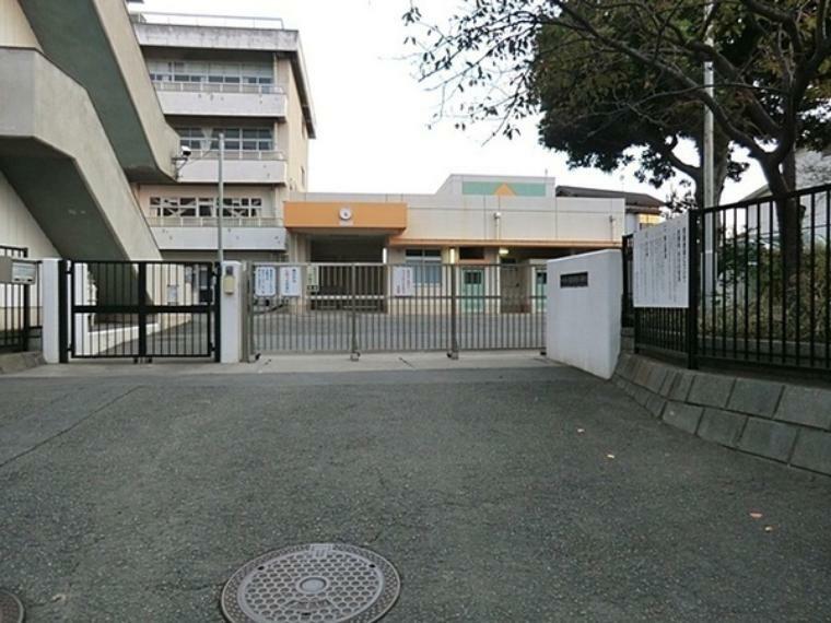 横浜市立高舟台小学校 学校教育目標:自分をのばし 友だちと認め合いながら 地域とともに歩む